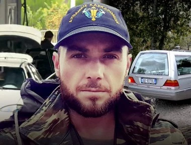 Ο αληθινός Έλληνας όταν δεν μπορεί να ζήσει ελεύθερος... αποφασίζει να πεθάνει ελεύθερος!